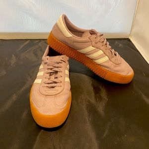 Adidas Samba Sneaker Woman’s Size 8.5 Lavender Color